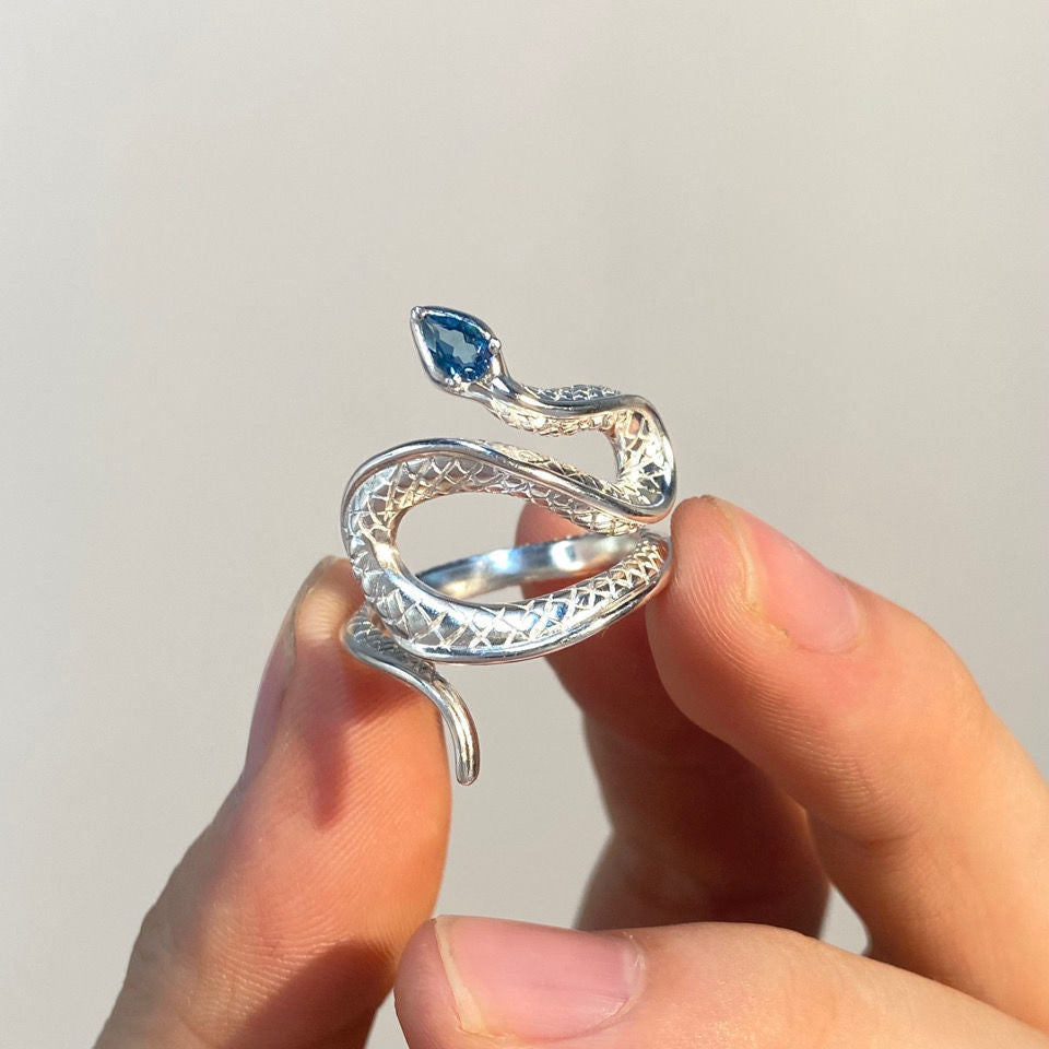 Shiny Snake Ring (Trendy)š¤
