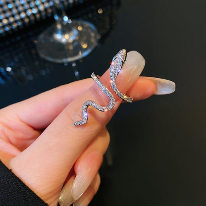 Shiny Snake Ring (Trendy)🖤