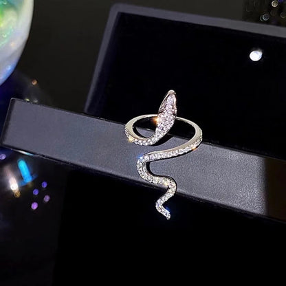 Shiny Snake Ring (Trendy)🖤