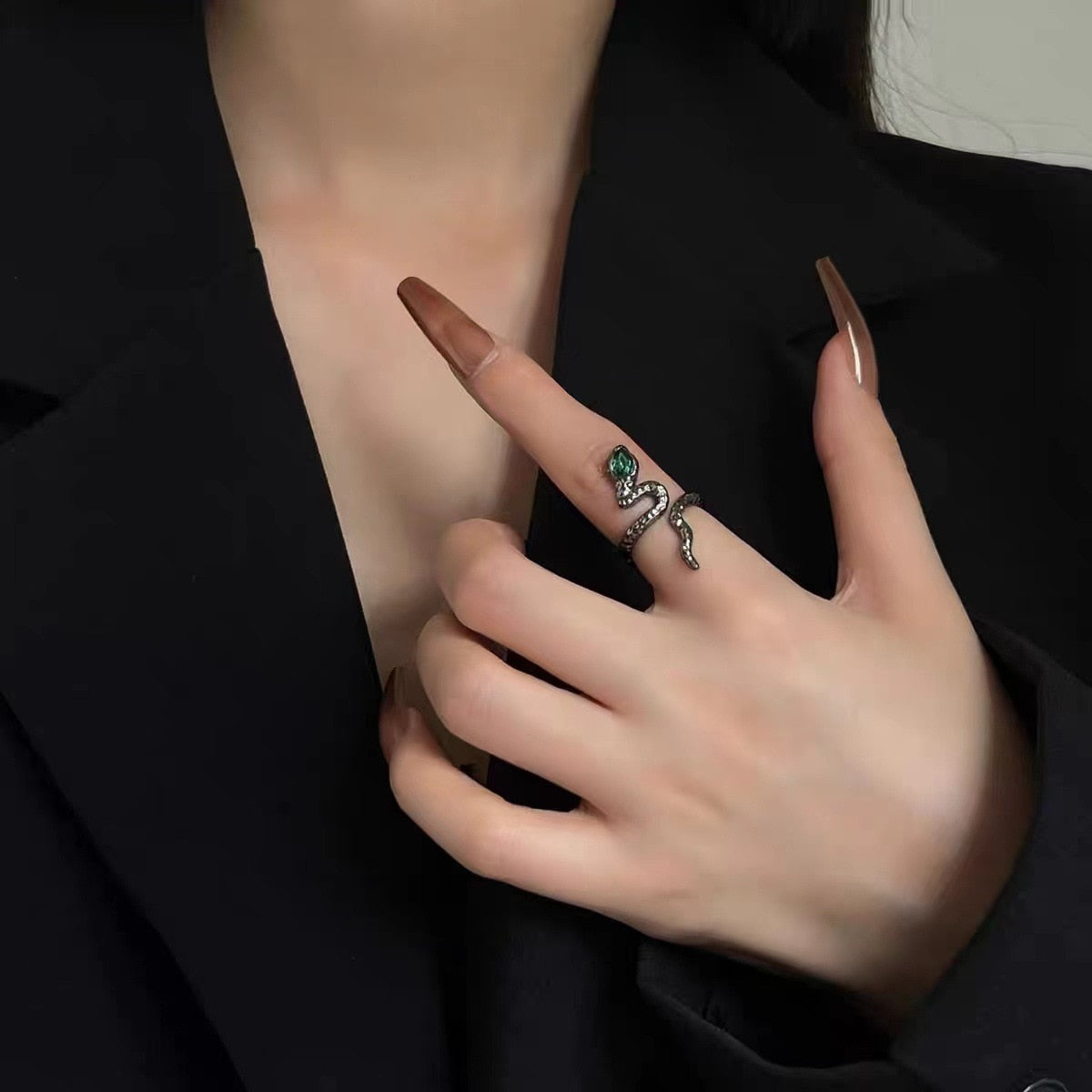 Shiny Snake Ring (Trendy)🖤