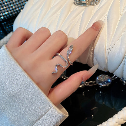 Shiny Snake Ring (Trendy)🖤